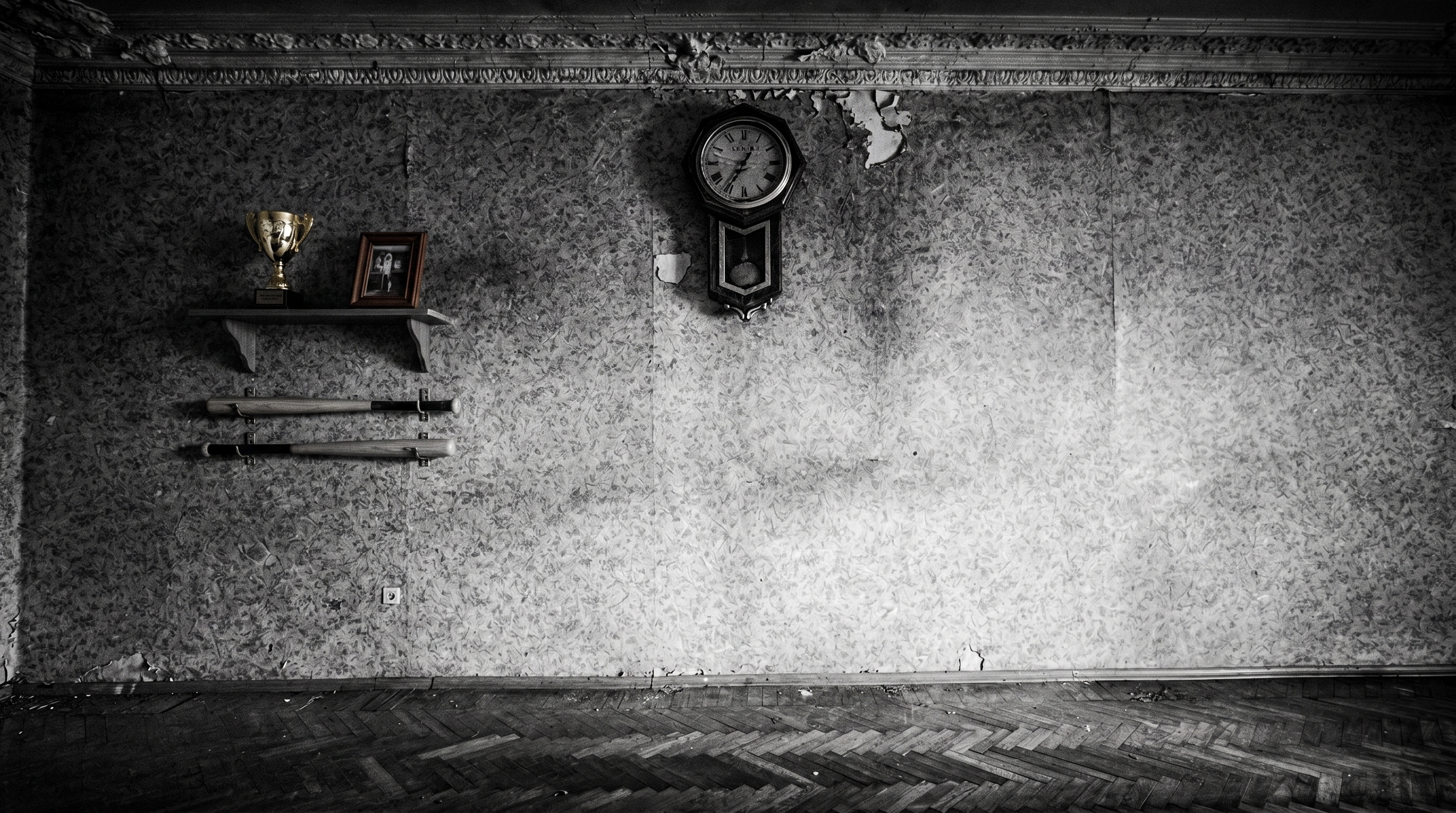 m3_wall_with_bat_v13 — вся композиция на оригинале high-res