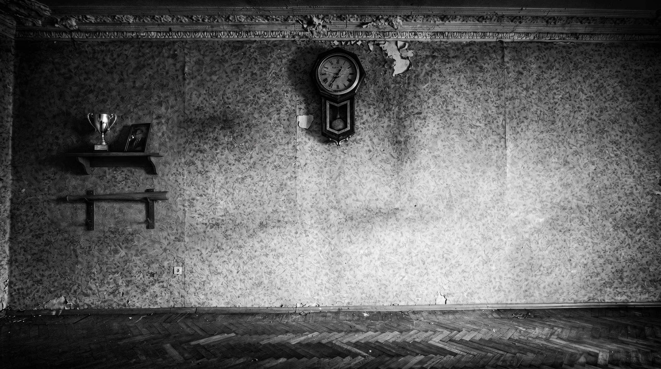 shot23_wall_no_bat_v2 — верхняя на месте, нижняя убрана