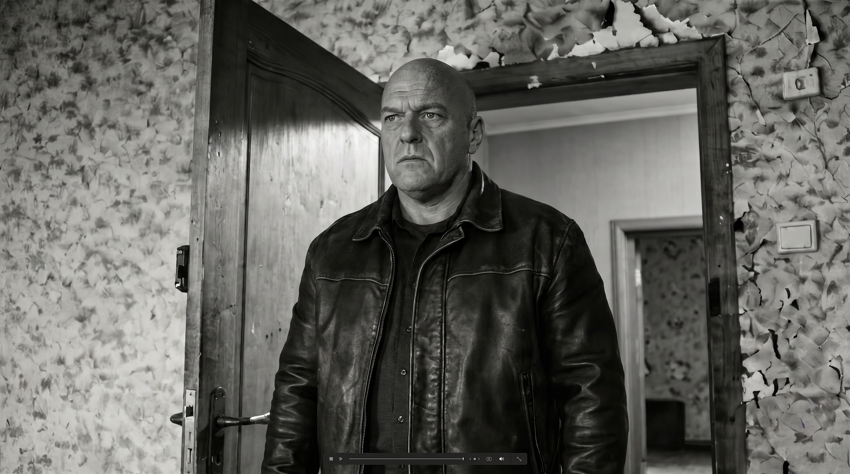 shot5_bandit_closeup_v2 — medium в дверном проёме